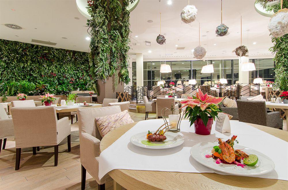 Hotel Rzeszow Bagian luar foto