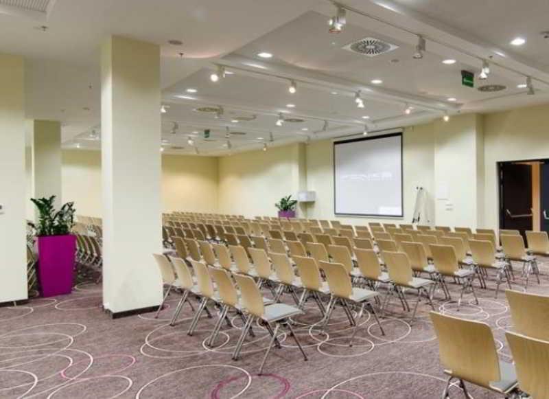 Hotel Rzeszow Bagian luar foto