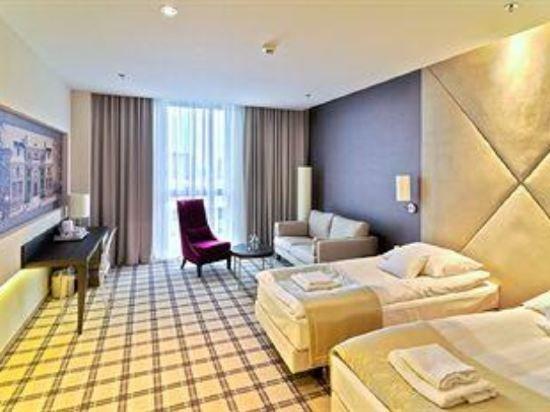 Hotel Rzeszow Bagian luar foto