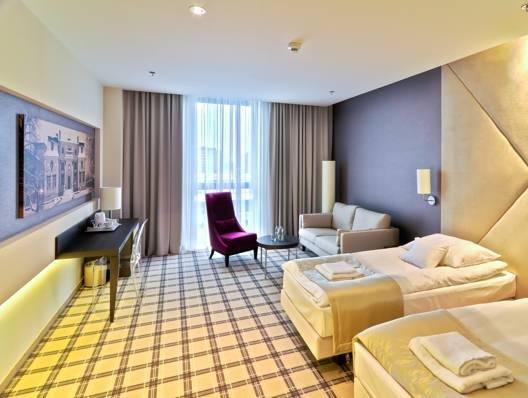 Hotel Rzeszow Bagian luar foto