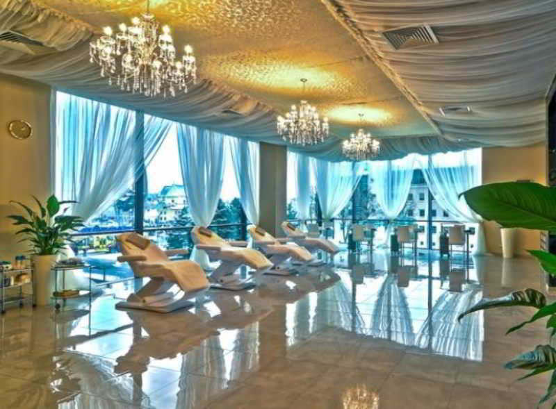 Hotel Rzeszow Bagian luar foto