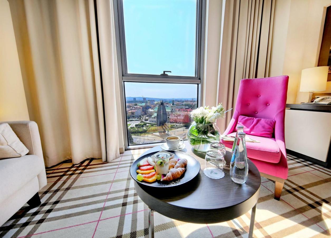 Hotel Rzeszow Bagian luar foto