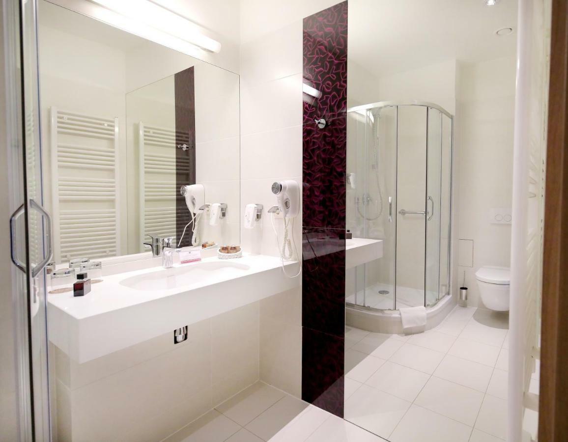 Hotel Rzeszow Bagian luar foto