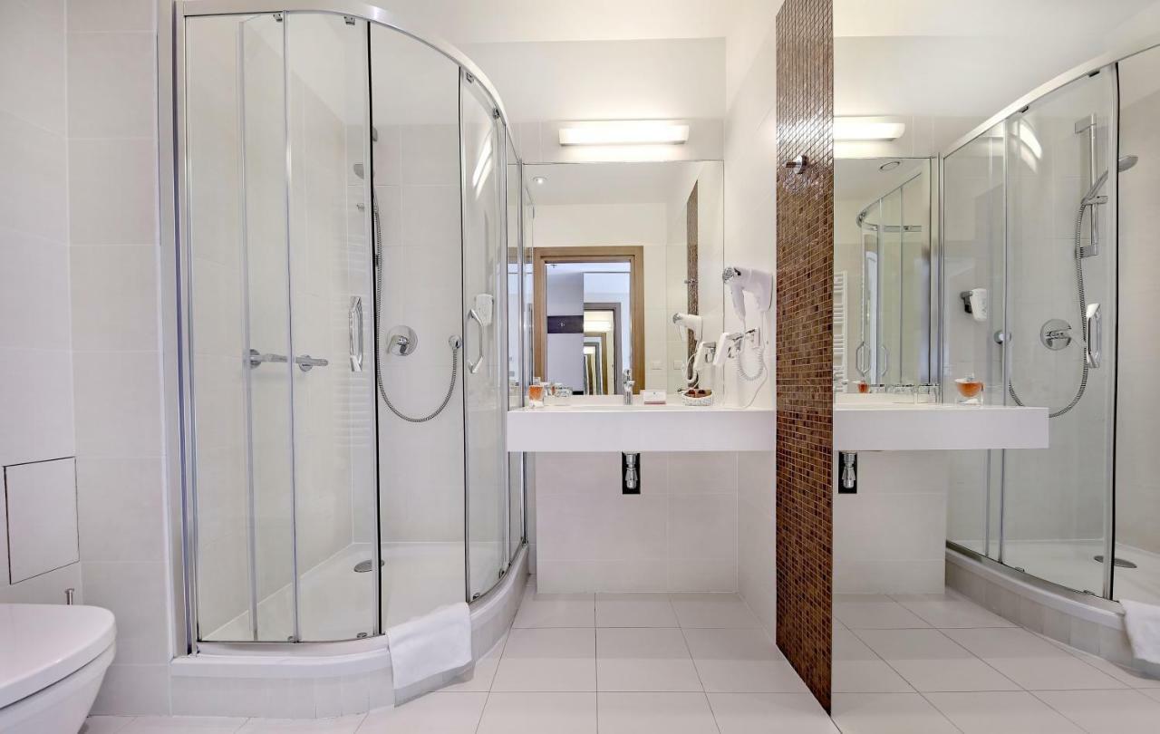 Hotel Rzeszow Bagian luar foto