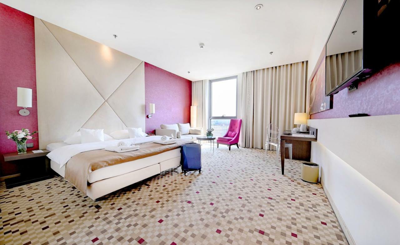Hotel Rzeszow Bagian luar foto