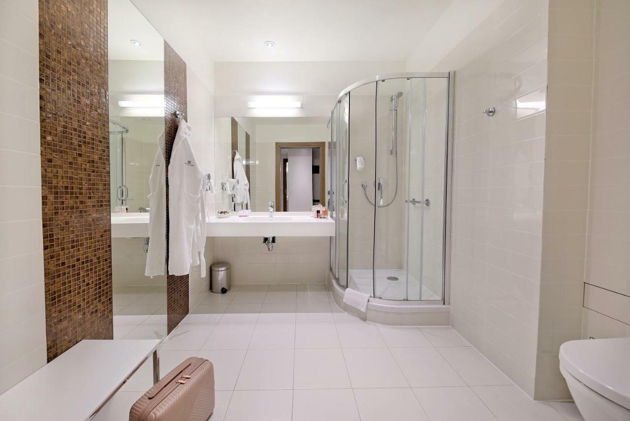 Hotel Rzeszow Bagian luar foto