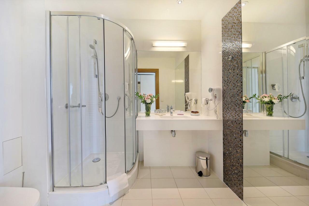 Hotel Rzeszow Bagian luar foto