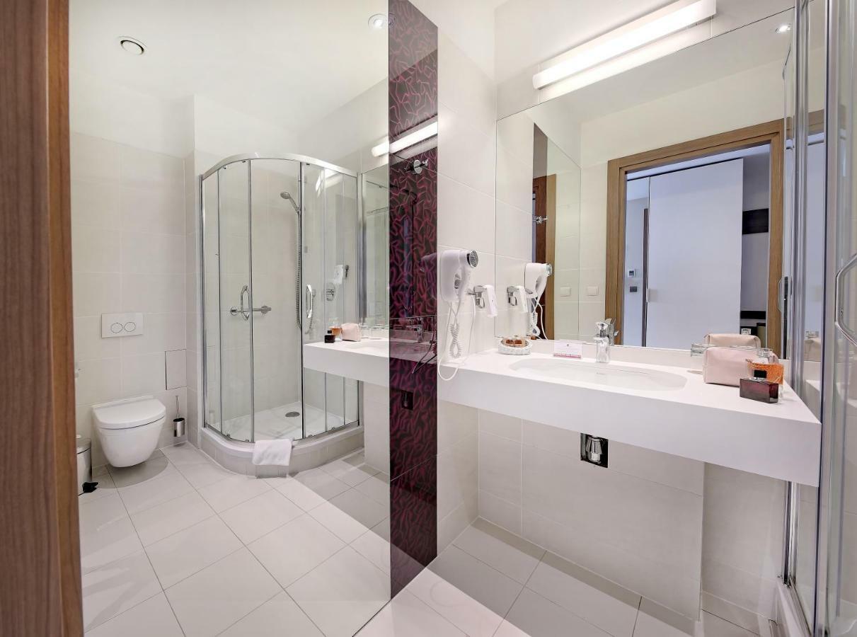 Hotel Rzeszow Bagian luar foto