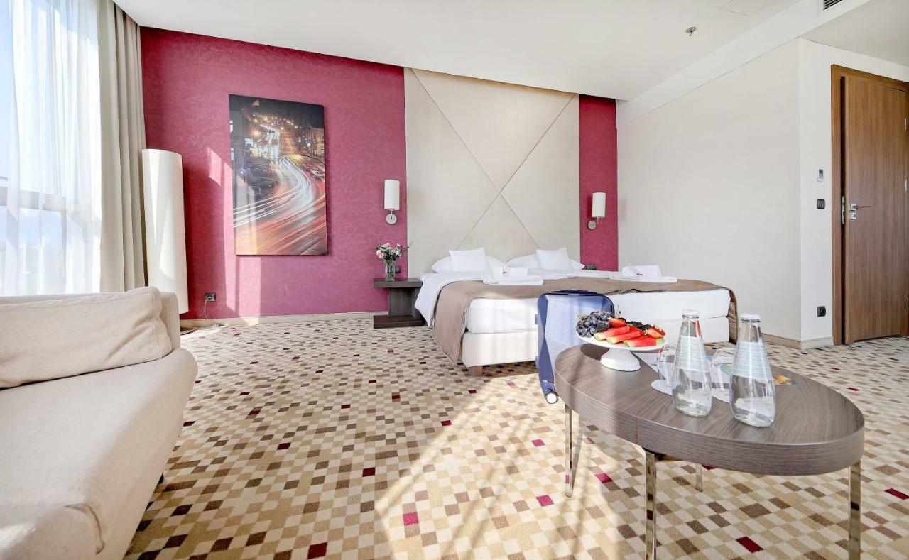 Hotel Rzeszow Bagian luar foto