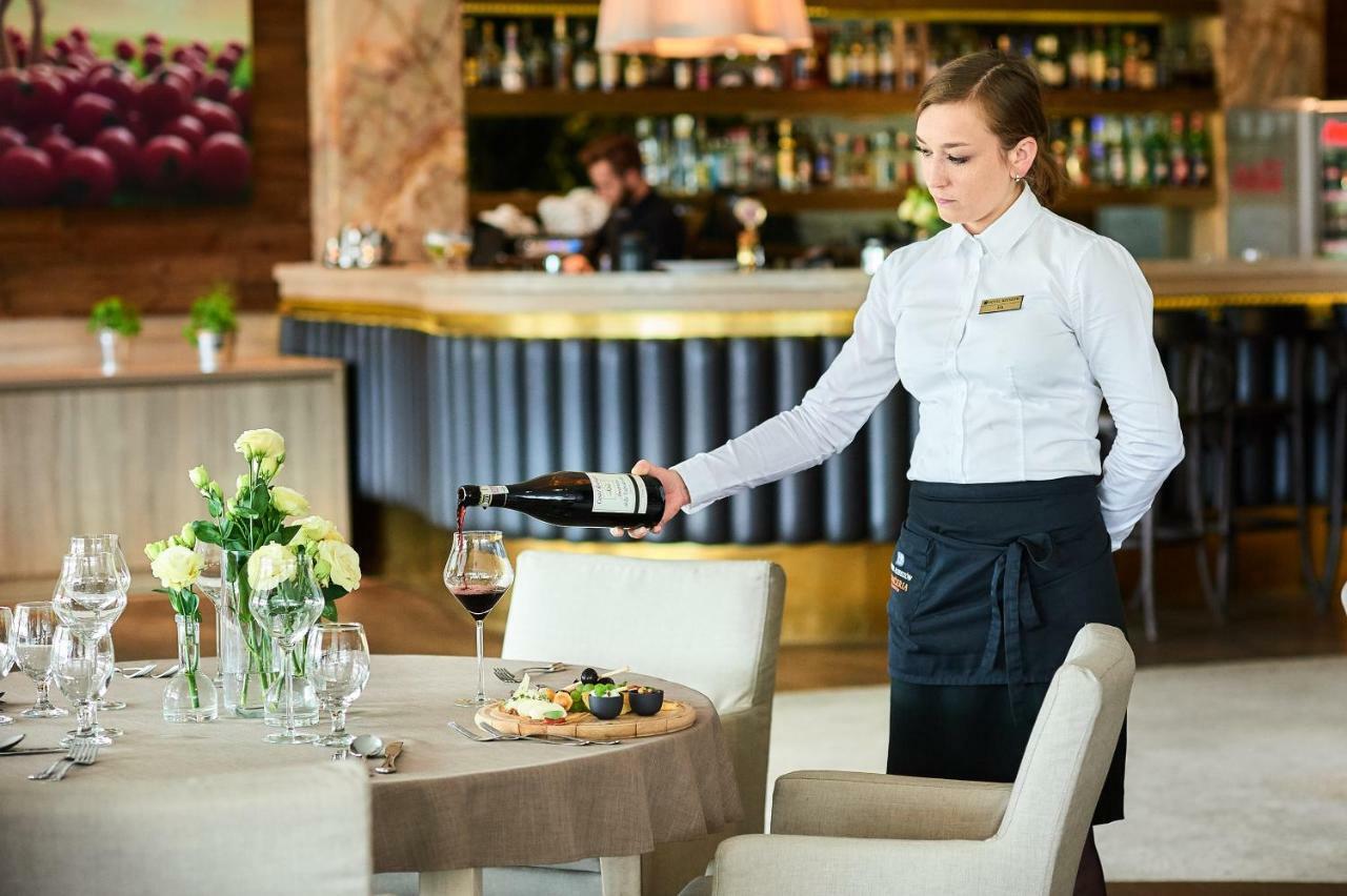 Hotel Rzeszow Bagian luar foto
