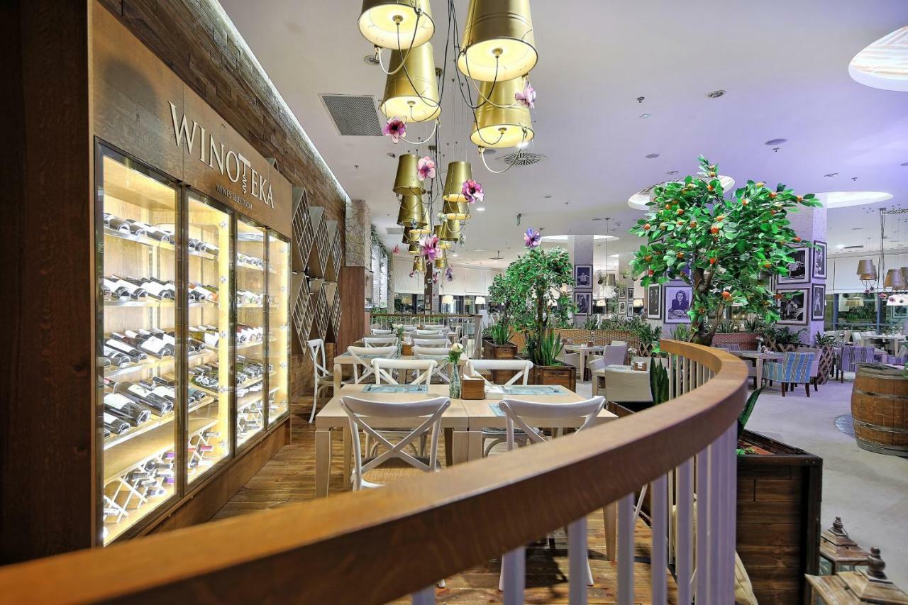 Hotel Rzeszow Bagian luar foto