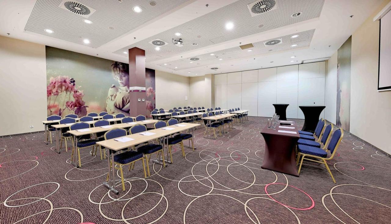 Hotel Rzeszow Bagian luar foto