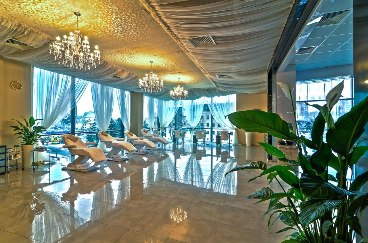 Hotel Rzeszow Bagian luar foto